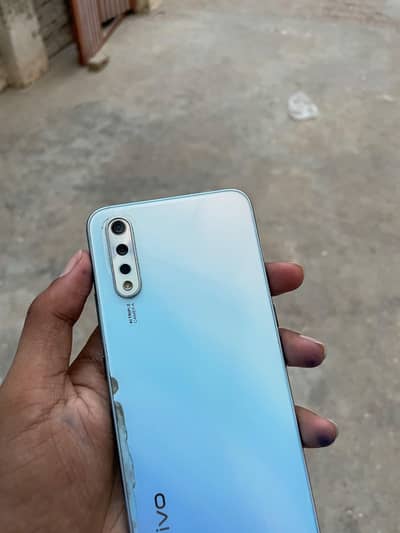 Vivo S1