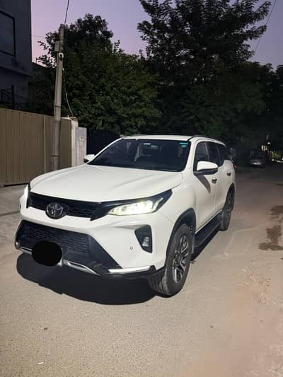 Toyota Fortuner Legender 2022