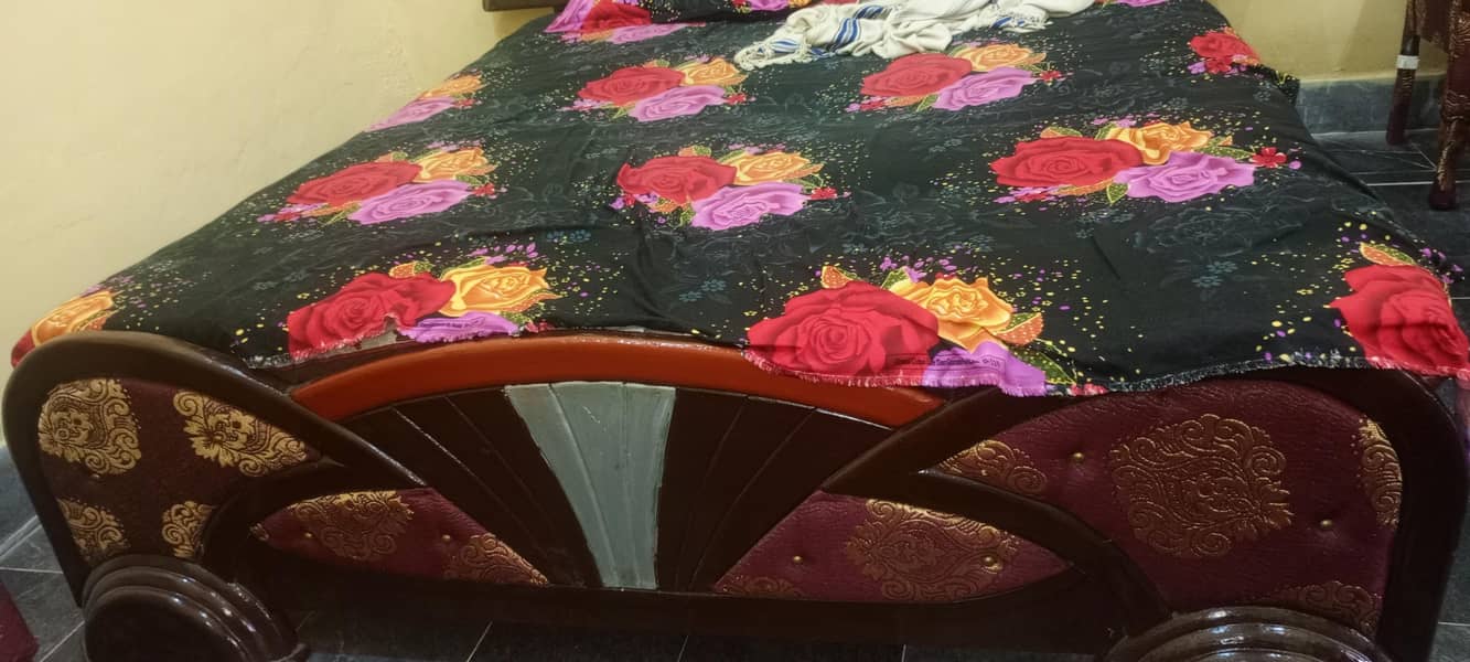 Bed Set+1 Sofa Set+4 Chair Sets. 2
