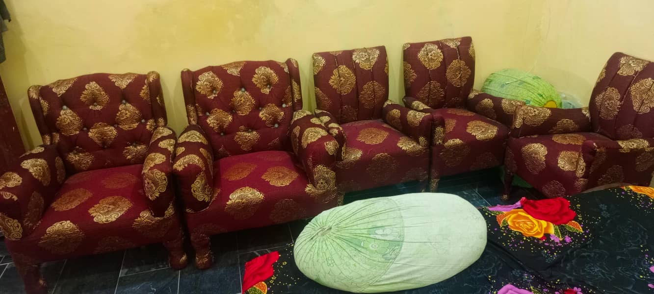 Bed Set+1 Sofa Set+4 Chair Sets. 4