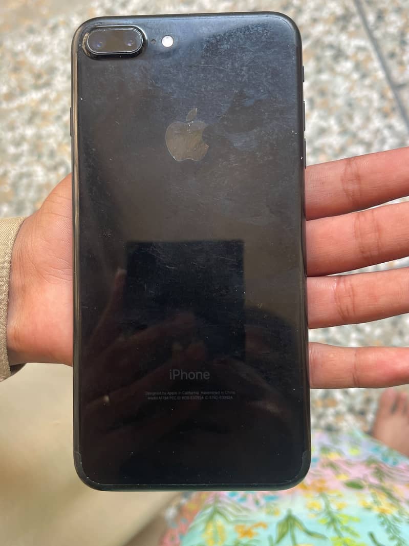 iPhone 7 plays 3