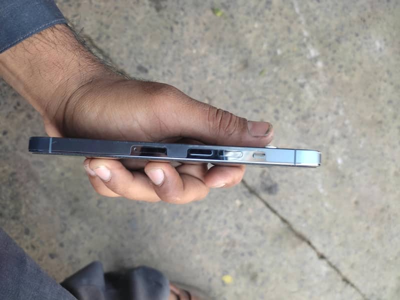 Apple iPhone 13 Pro 1