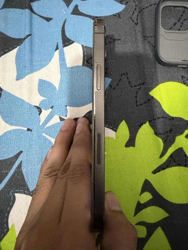 Apple iPhone 12 Pro 3