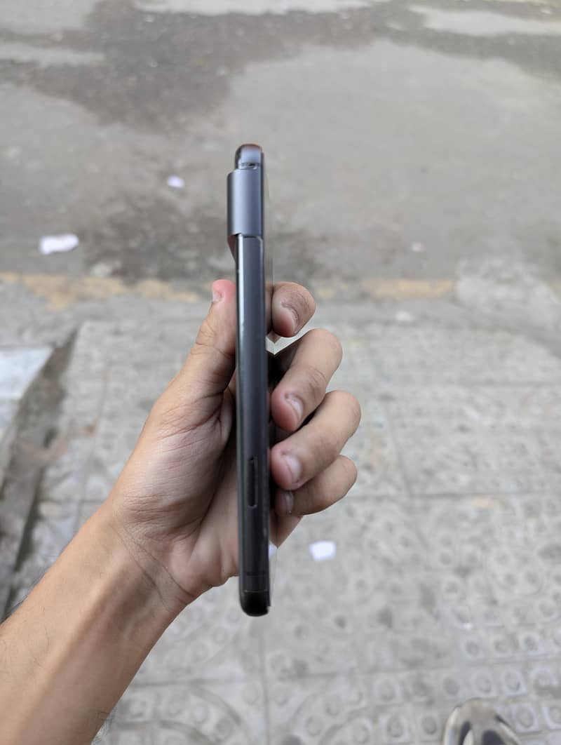 Google Pixel 8 5