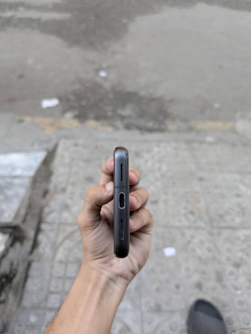 Google Pixel 8 6