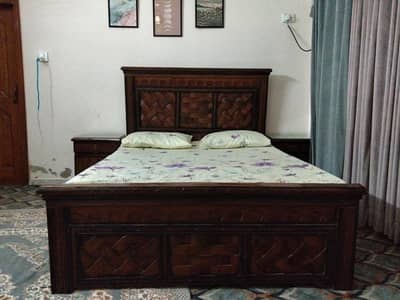 10/10 Queens size bed