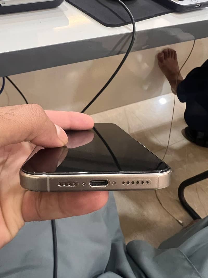 Apple iPhone 15 Pro Max 5