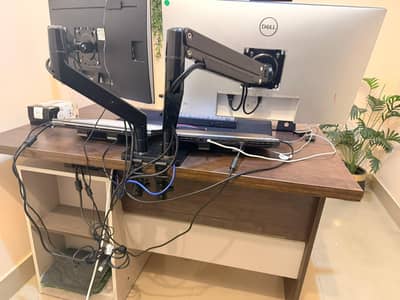 Office Computer Table / Work Desk – Good Condition