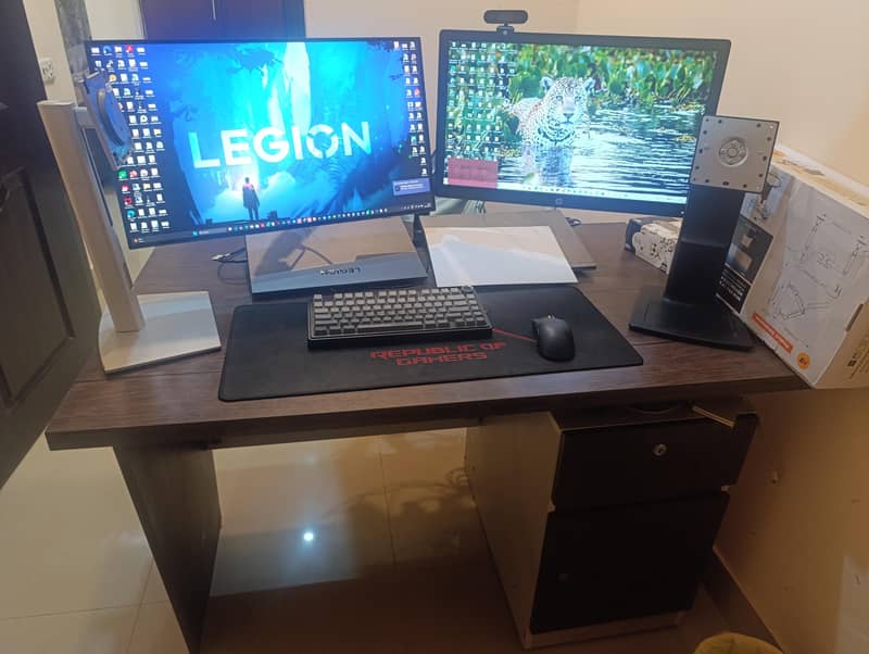 Office Computer Table / Work Desk – Good Condition 1