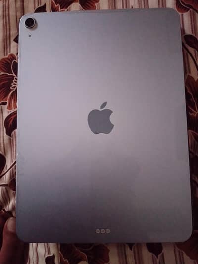 Ipad Air M3 11'inch 128gb 3 month use only 98 battery  health
