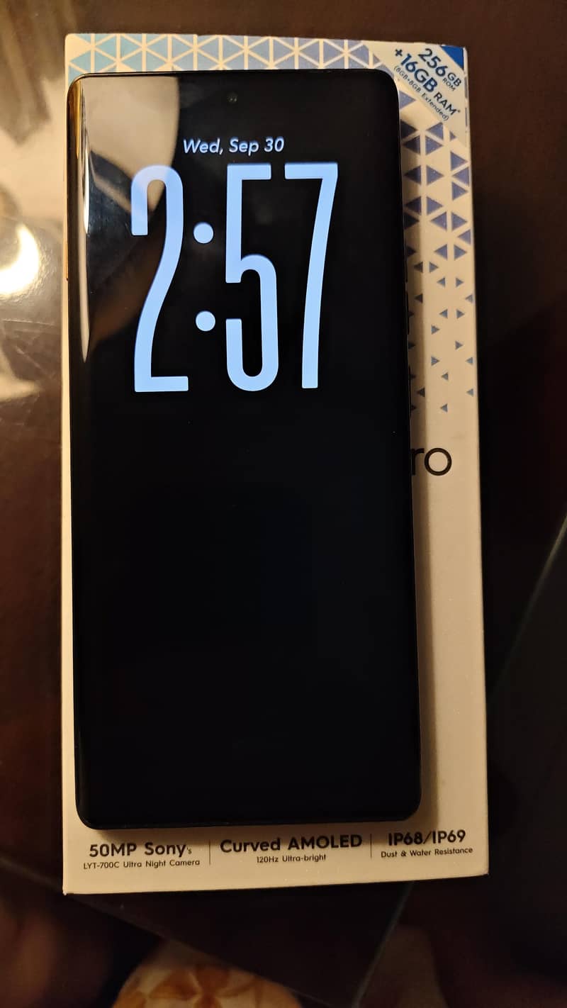Tecno CAMON 40 Pro 0
