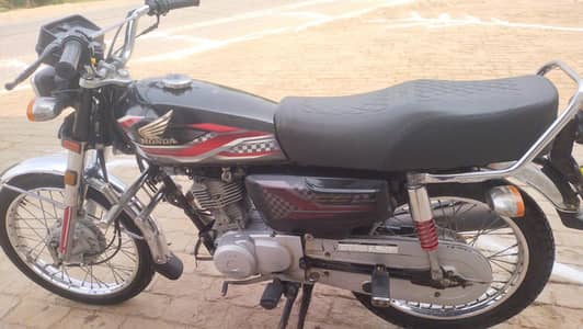 bhatr bike hy jis bhai ne Leni hy rabta krle
