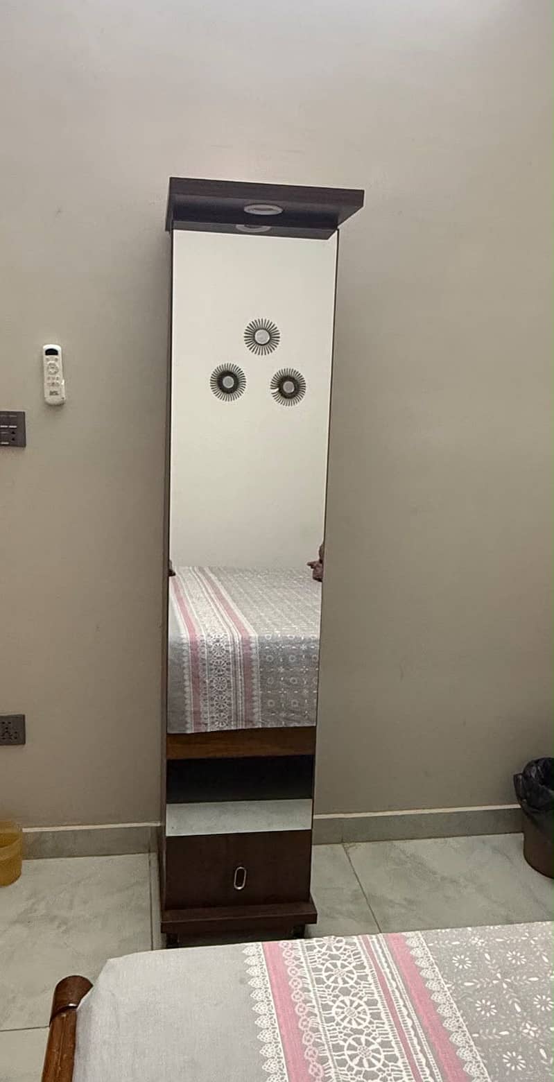 Dressing Table 0