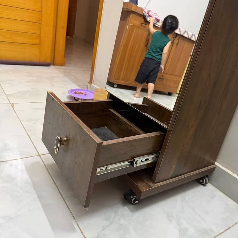 Dressing Table 2