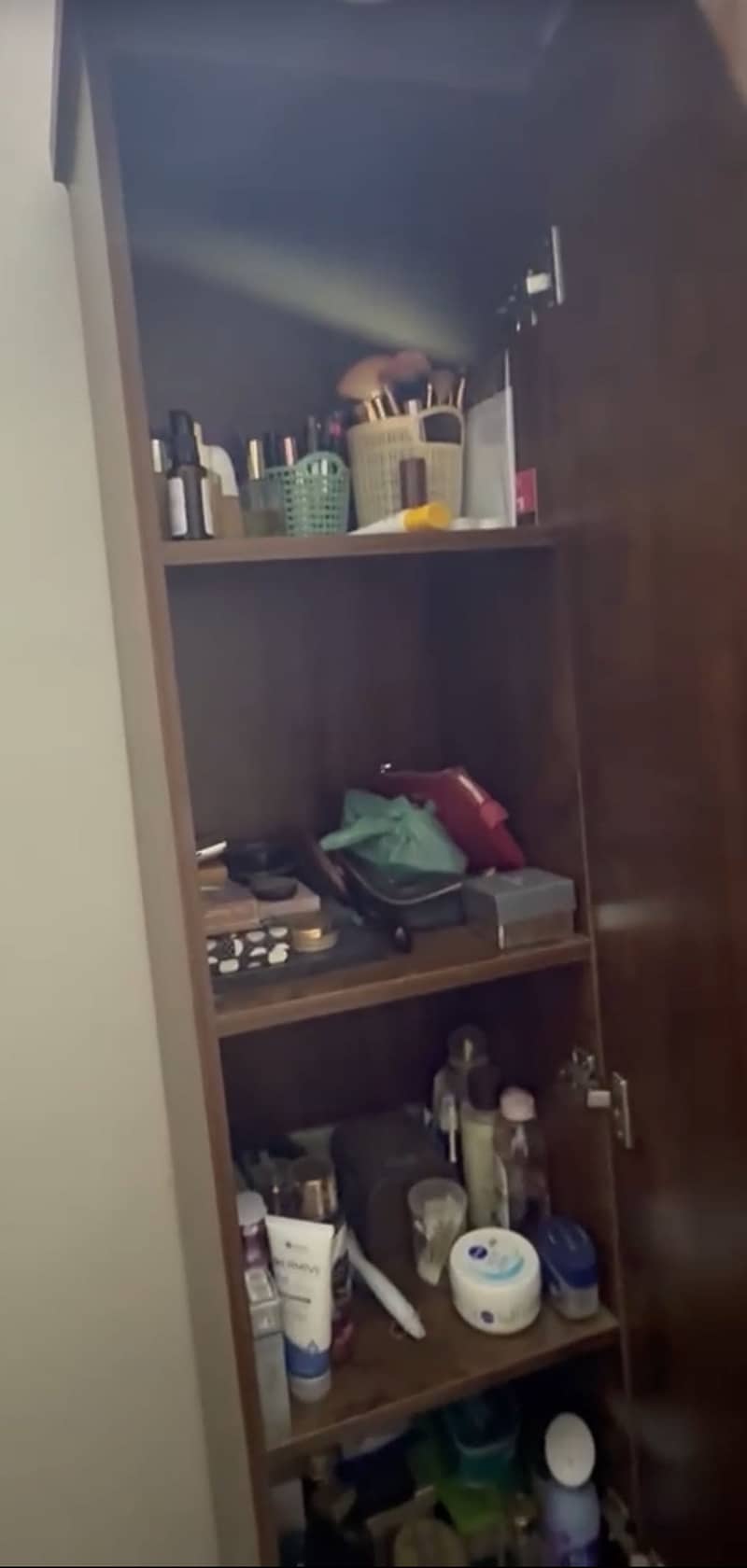 Dressing Table 3