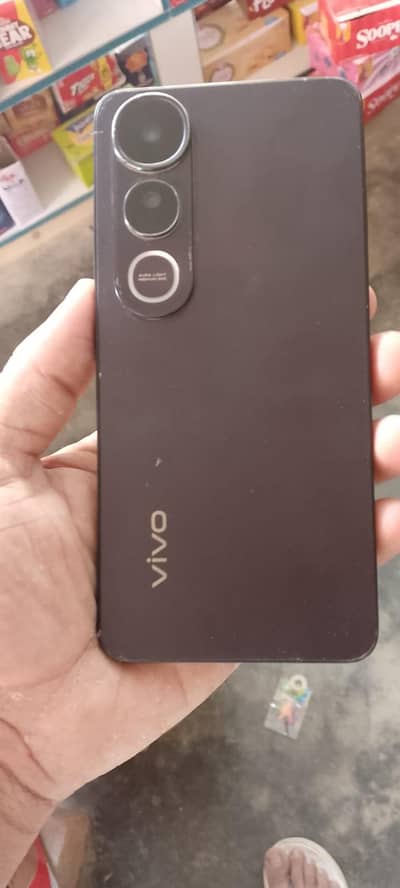 12gb 256gb 10/10 condition with box and charger