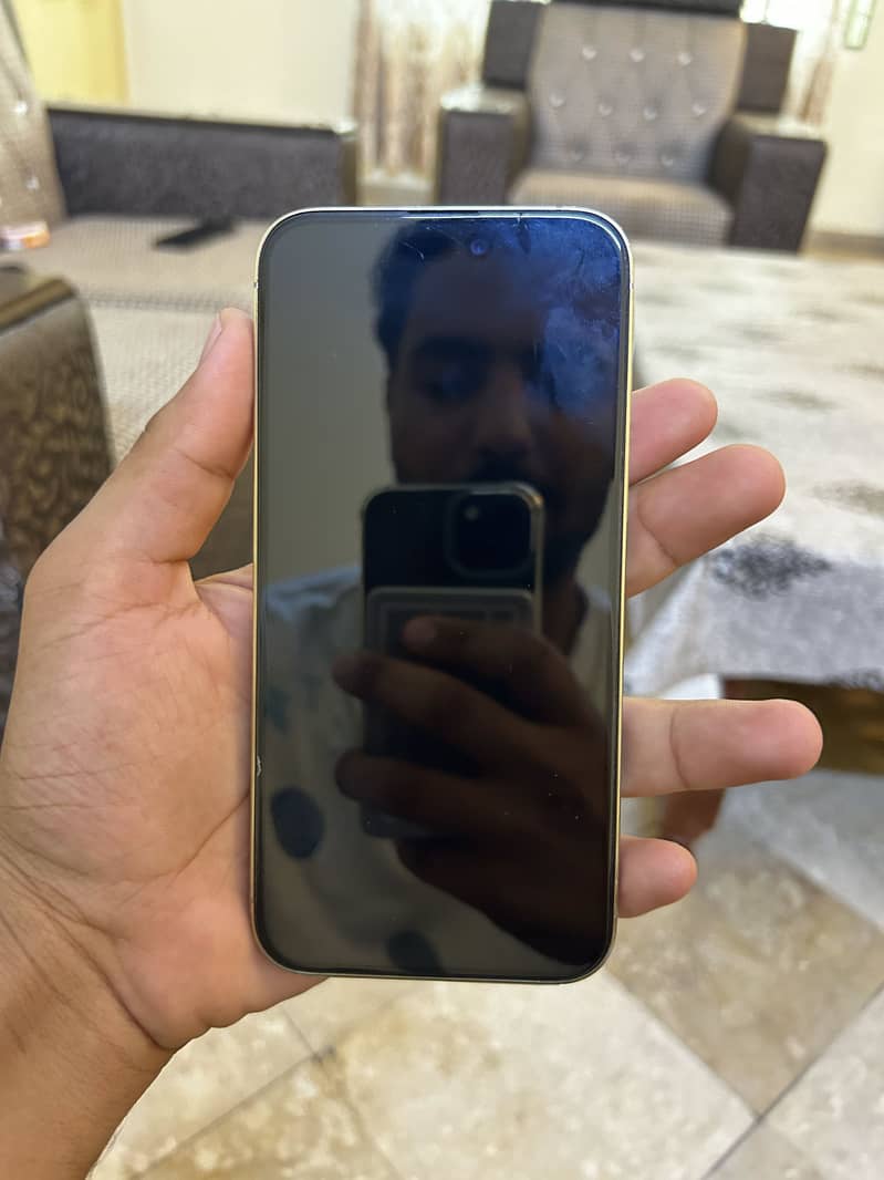 Apple iPhone 14 Pro Max 4