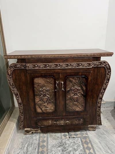 Antique-Style Wooden Cabinet with Carved Rose Molding