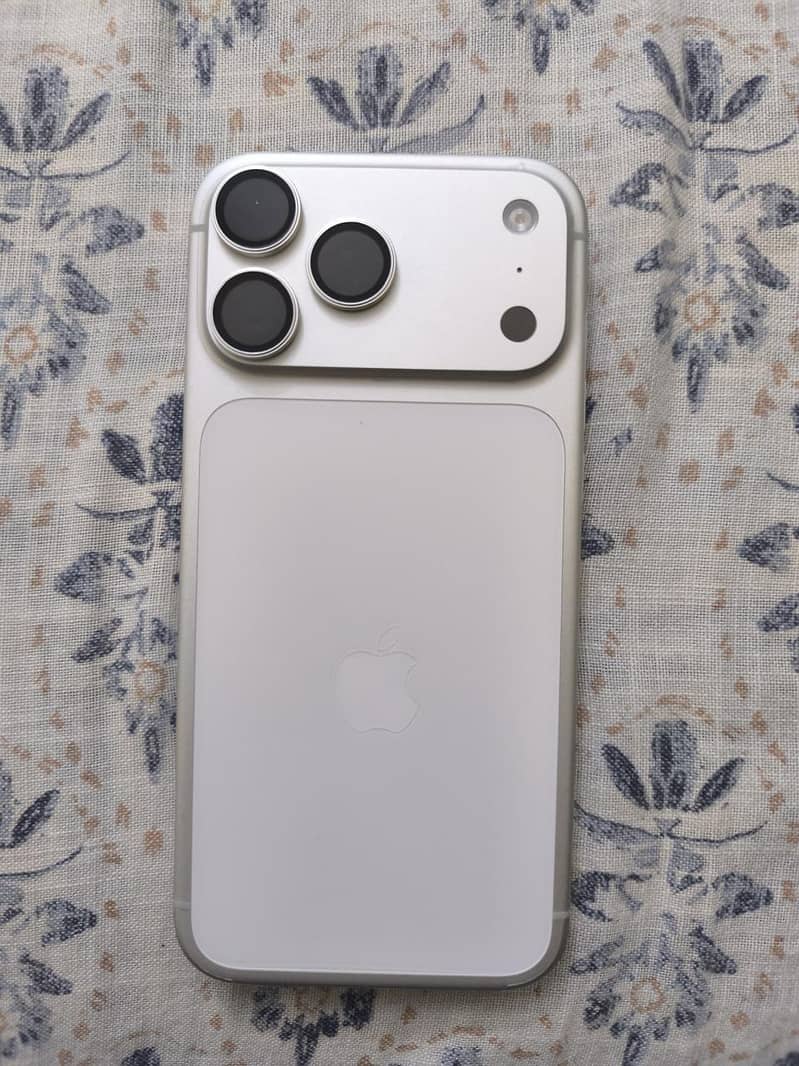 Apple iPhone 17 Pro Max 0
