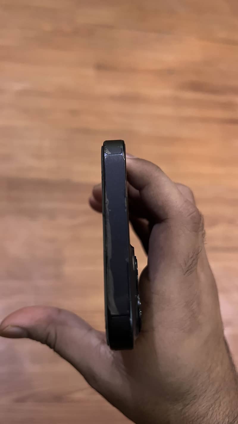 Apple iPhone 13 4