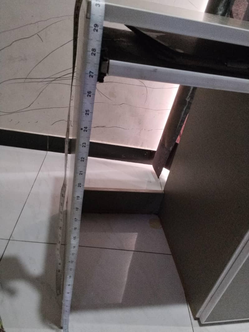 kids study table (used) 3