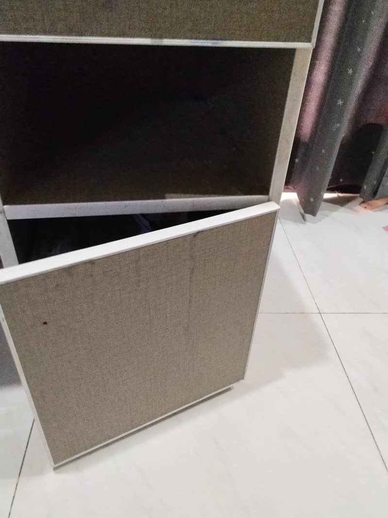 kids study table (used) 4