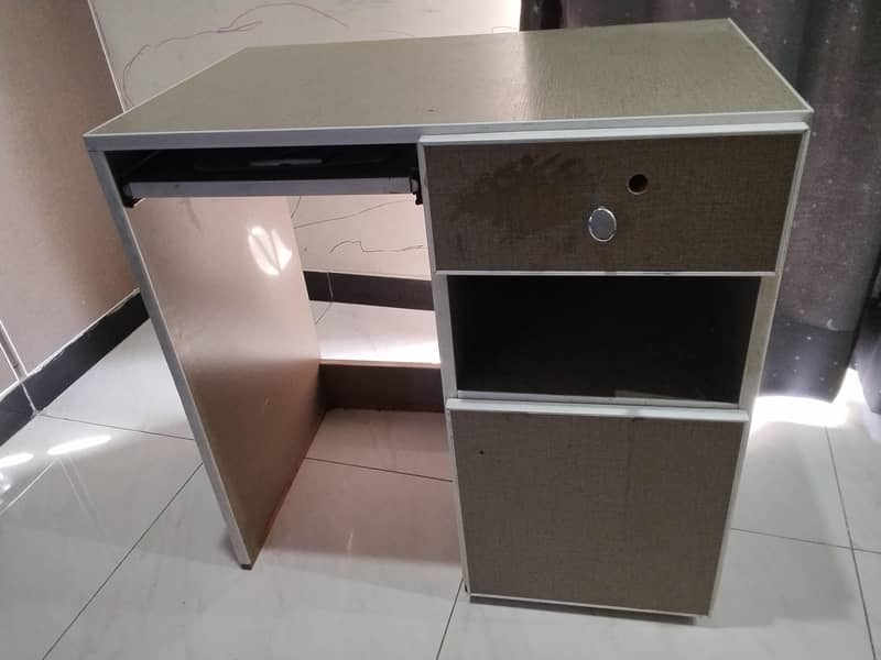kids study table (used) 6