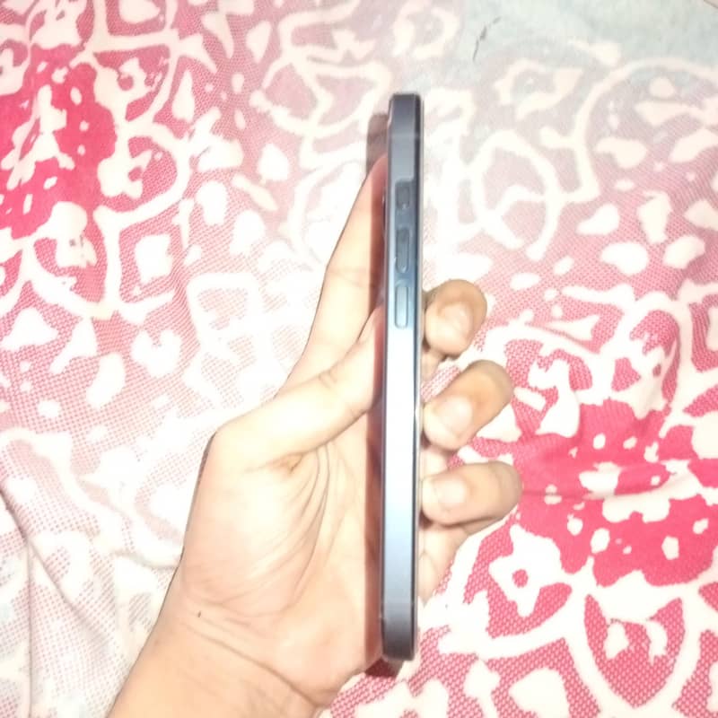 Apple iPhone 15 Pro 1