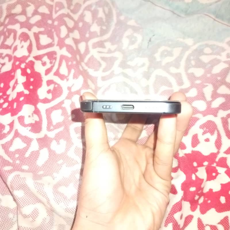 Apple iPhone 15 Pro 3