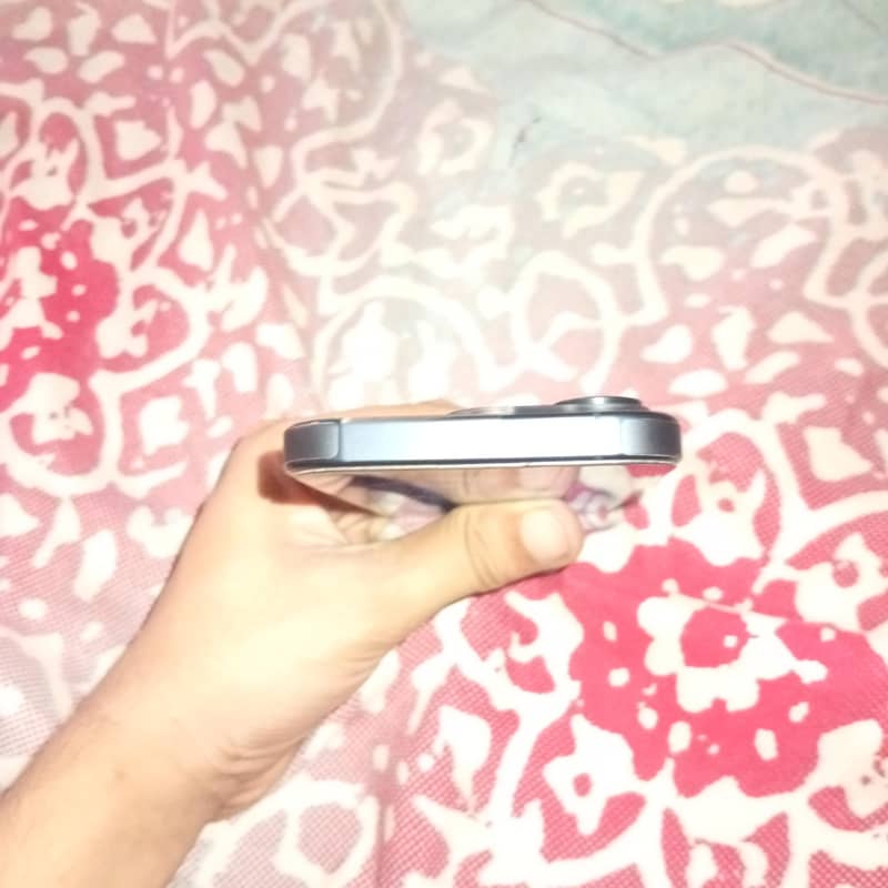 Apple iPhone 15 Pro 4