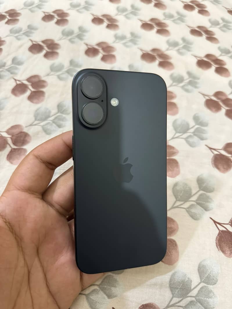 Apple iPhone 16 0