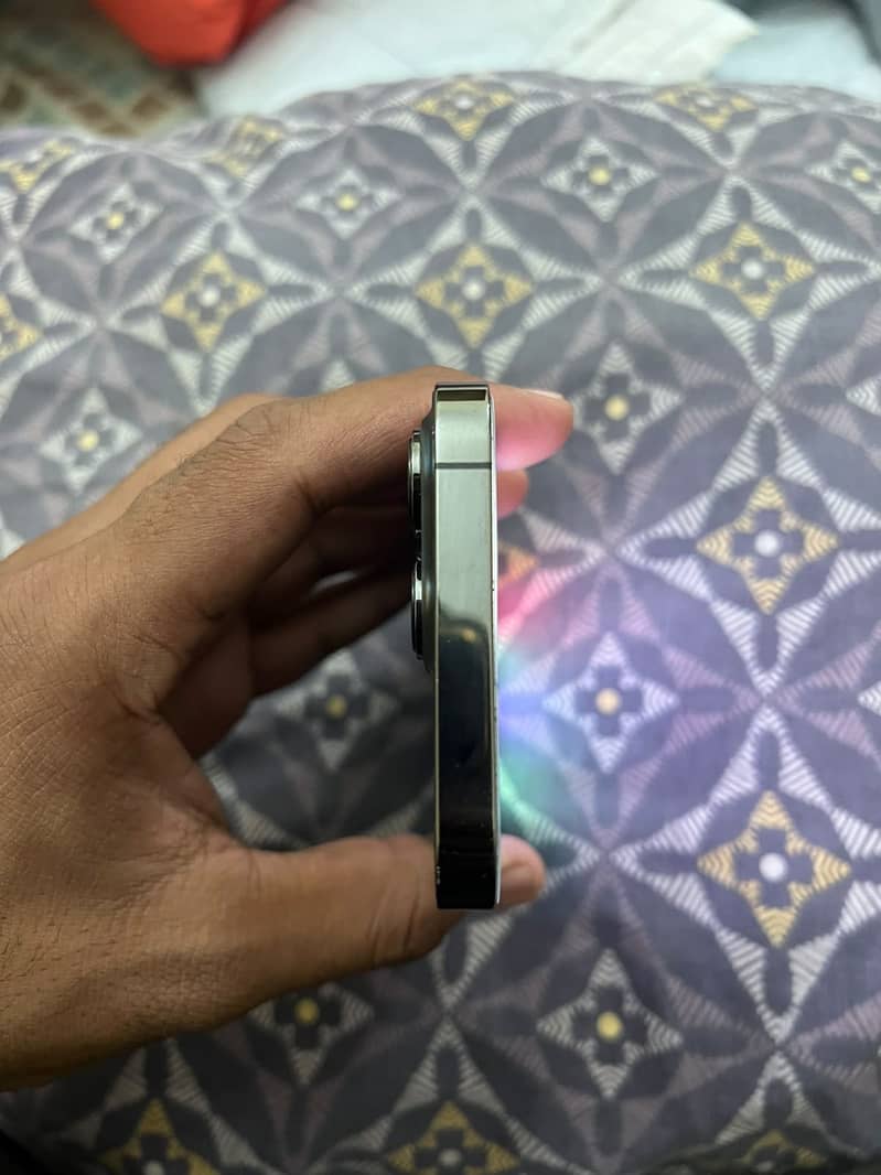Apple iPhone 13 Pro 1