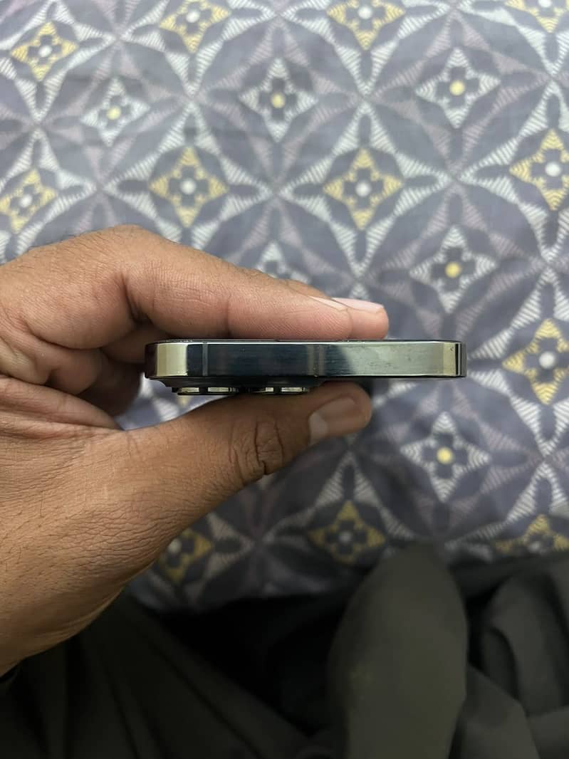 Apple iPhone 13 Pro 3