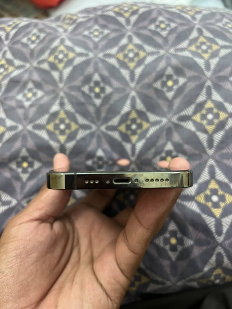 Apple iPhone 13 Pro 6