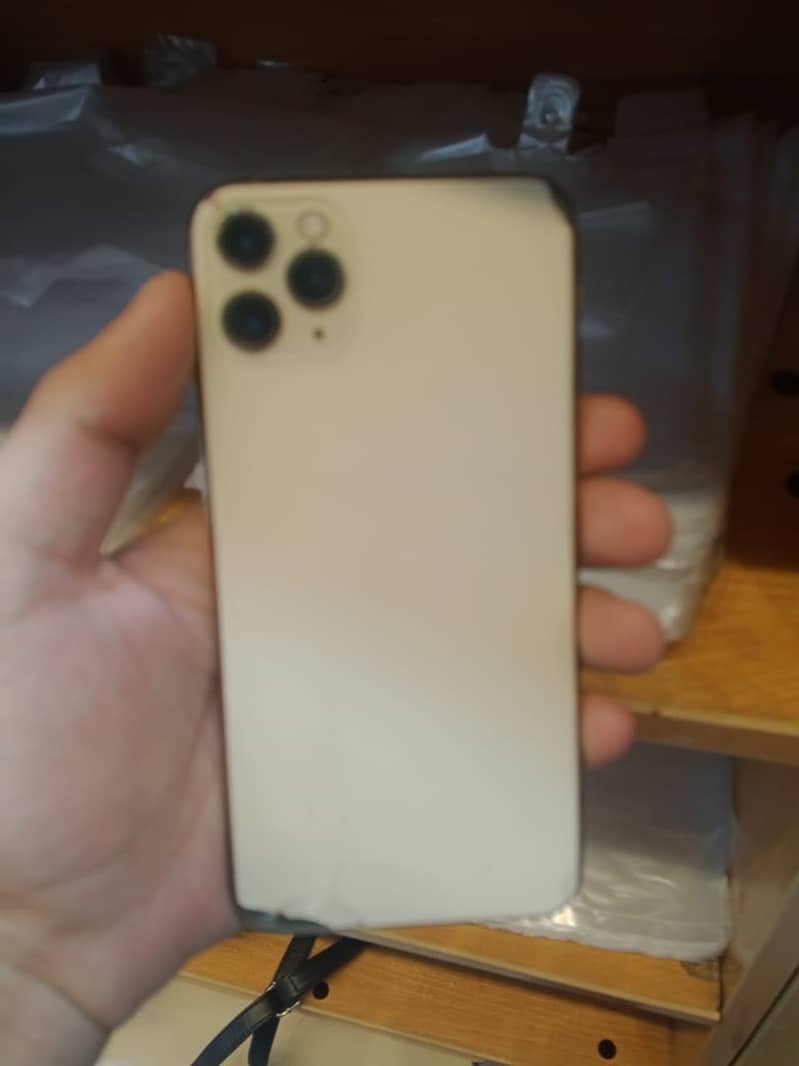 Apple iPhone 11 Pro Max 3