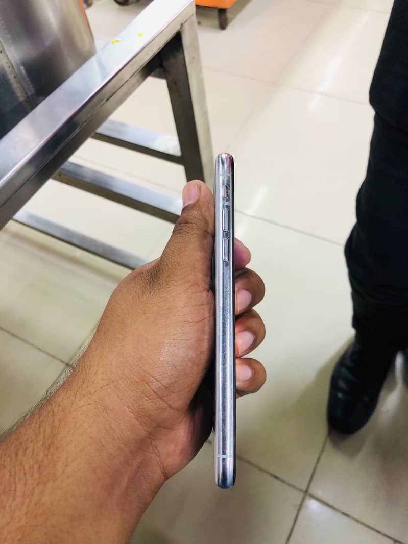 Apple iPhone X 2