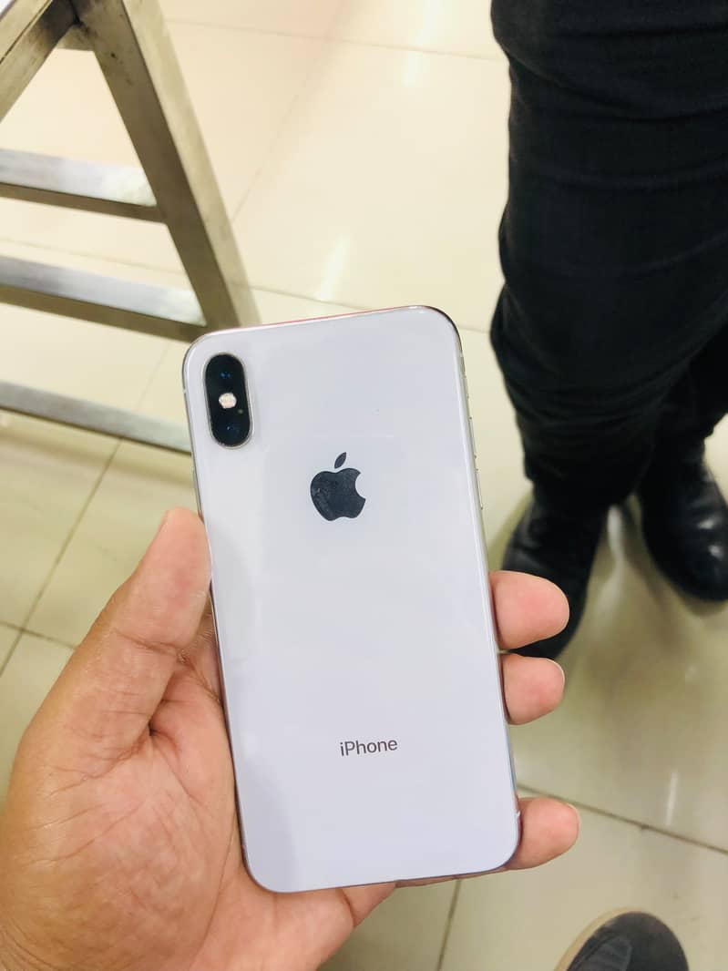 Apple iPhone X 3