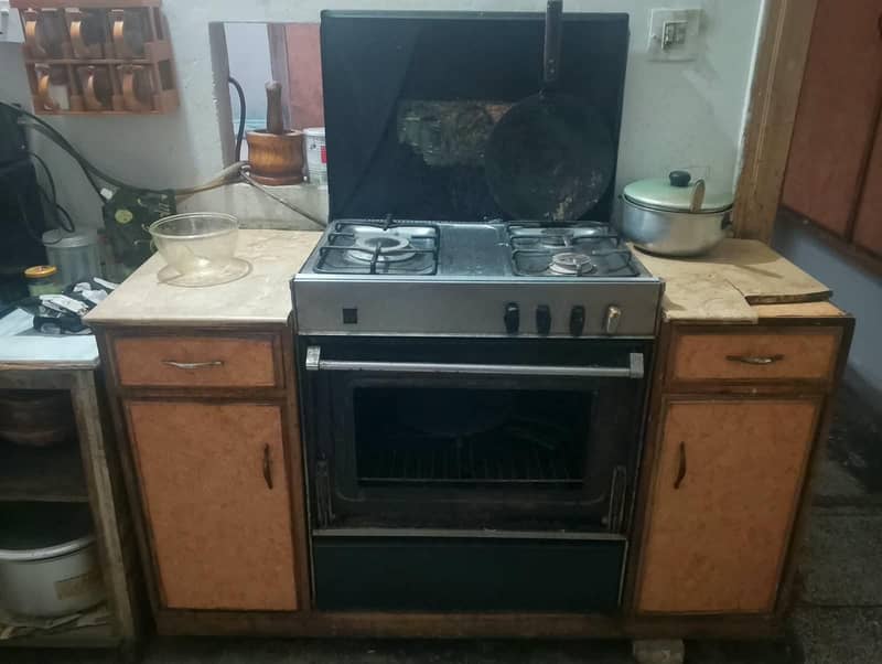 Cooking Range + Cupboard 0