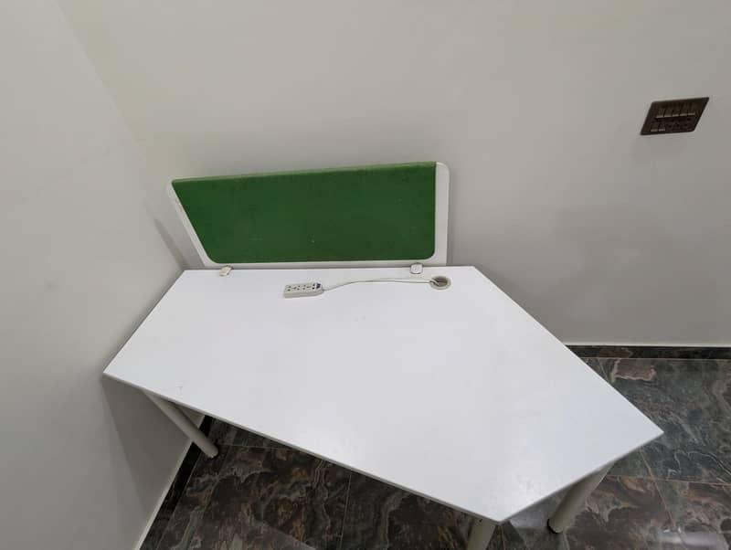 Office Table 0