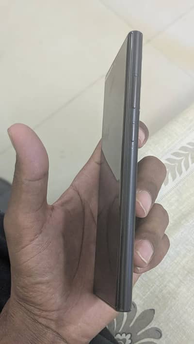 Samsung Galaxy S22 Ultra 12/256 – 10/10 Condition – Charger Available