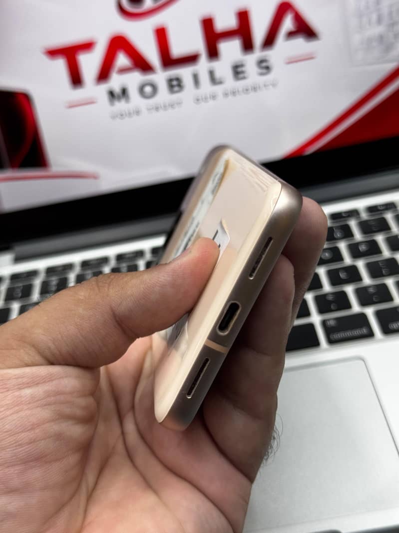 Google Pixel 8 7