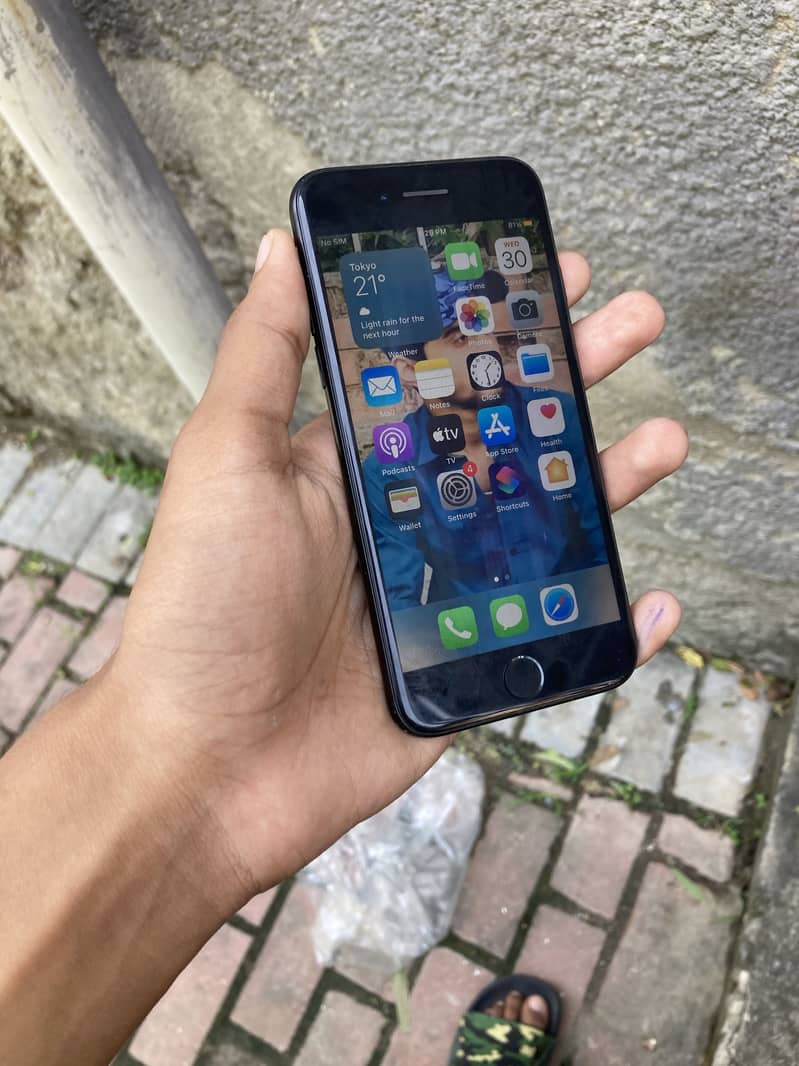 Apple iPhone 7 4