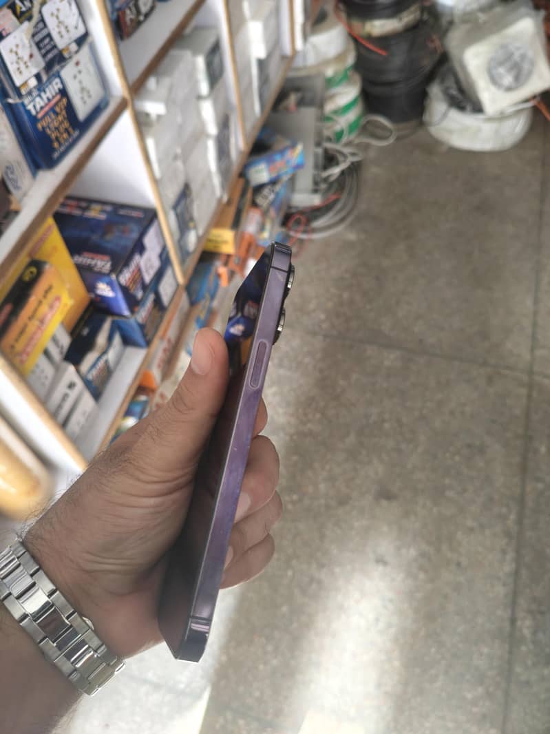 Apple iPhone 14 Pro Max 4