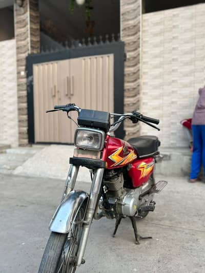 honda 125 for sale 2021 model condition achi hai  biomatric b mil jy g