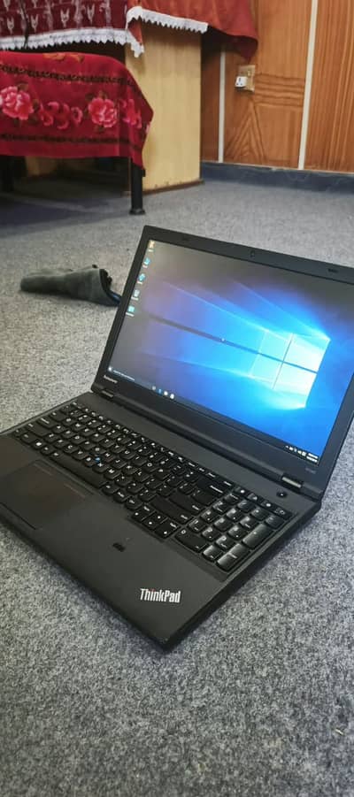 Core i7, Workstation,4Gb ram,4 slot hy ram ki,128Gb SSD,2Gb Card