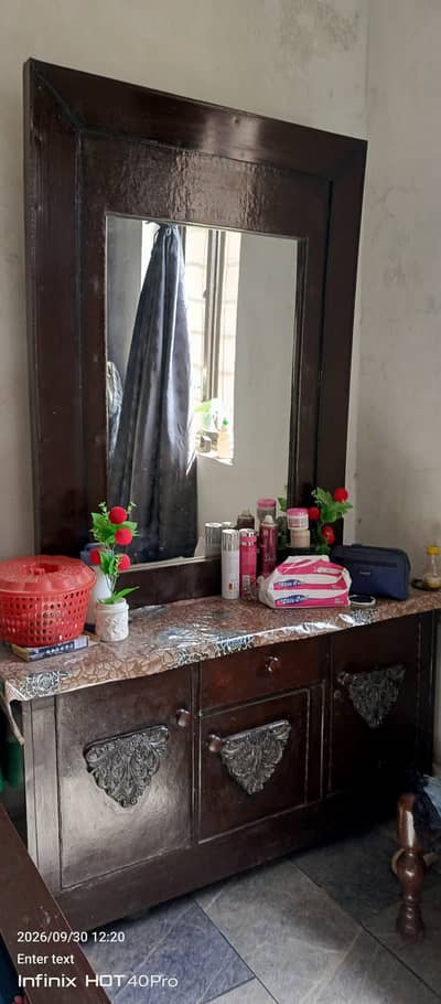dresser and drawers