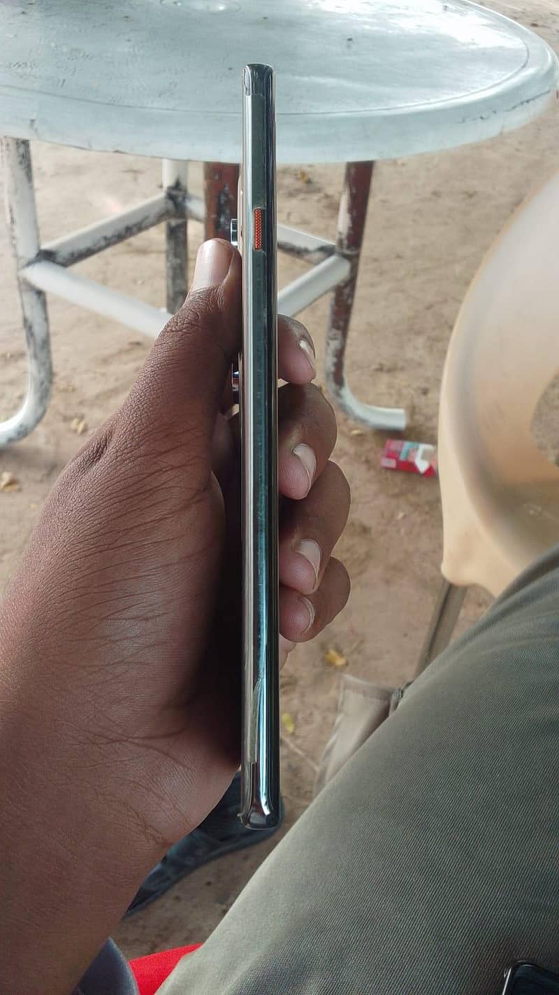 Tecno CAMON 40 Pro 5