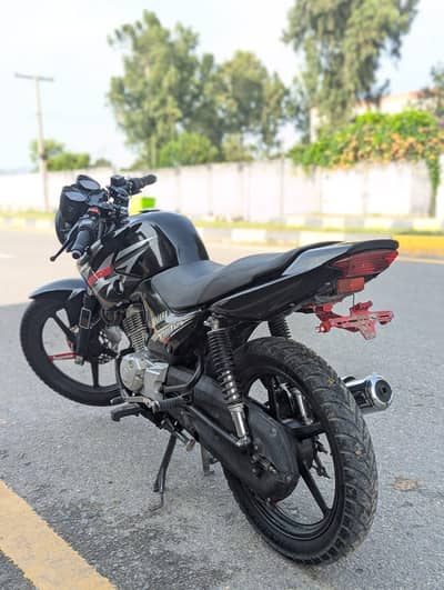 Yamaha ybr g 2017 model
