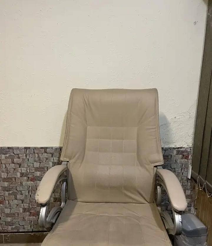 Executive Rolling/Gaming Chairs 1