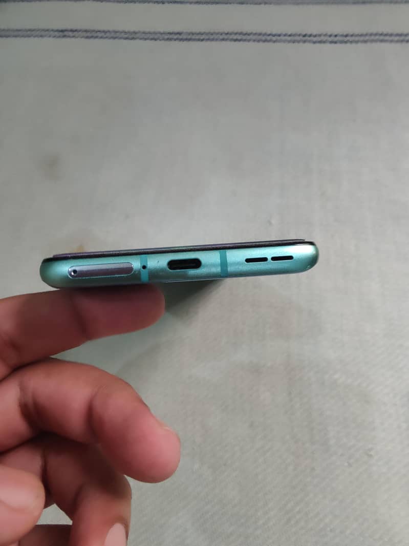 One Plus 8T 4